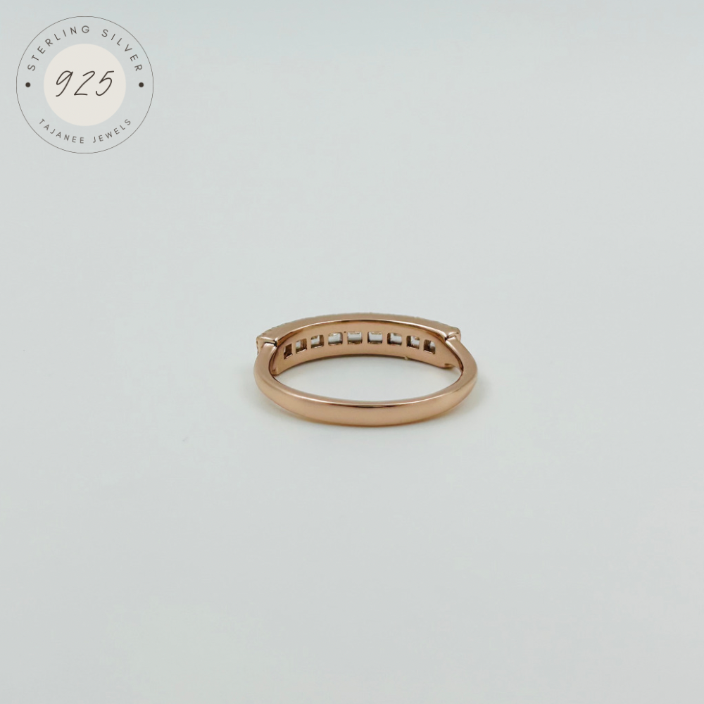 Arc Shaped Ring